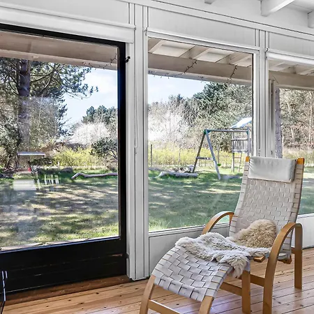 Family-friendly Close To The Water Feriehus